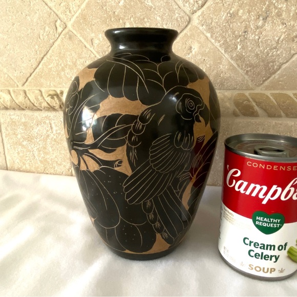 Terracotta Vase Hand Carved Art Bird Nicaragua Signed Urn Parrot - Picture 2 of 10